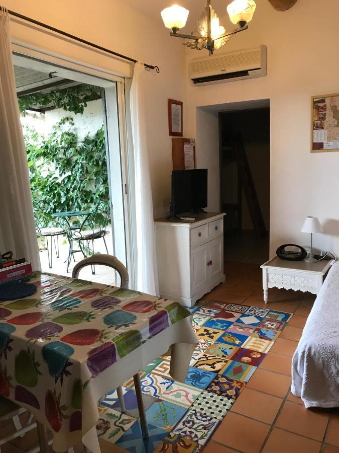 Chambres D'Hotes Et Gites Le Mas Mellou Orange  Exterior photo